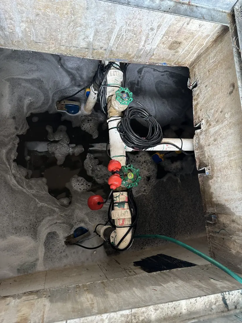 The same Cronulla pit after the visit with cabling tied back clear of the floats